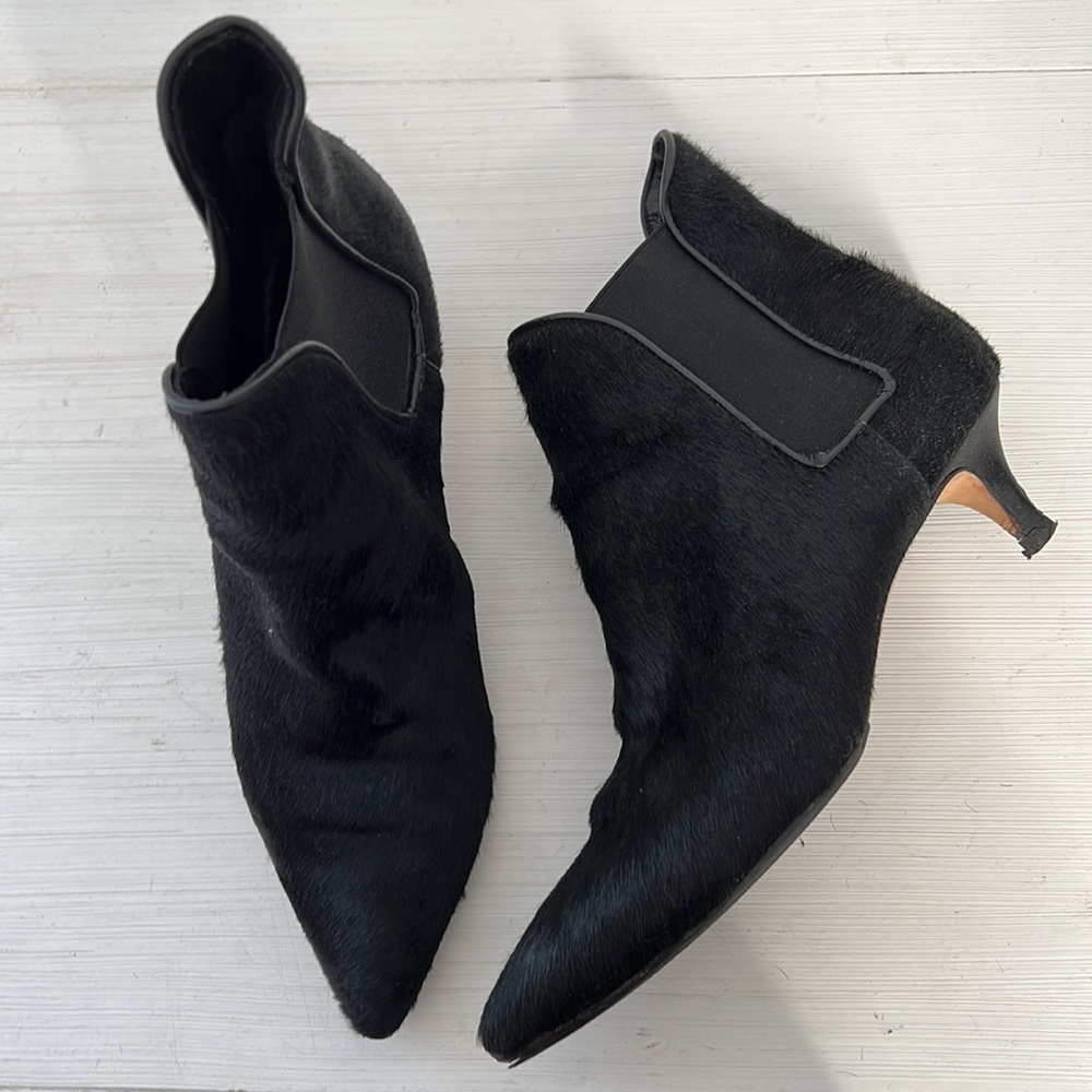 Gabriella womenโs booties